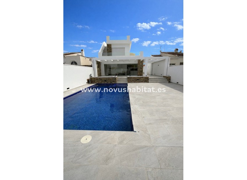 Sprzedaż - Detached Villa - Torrevieja - La Siesta 