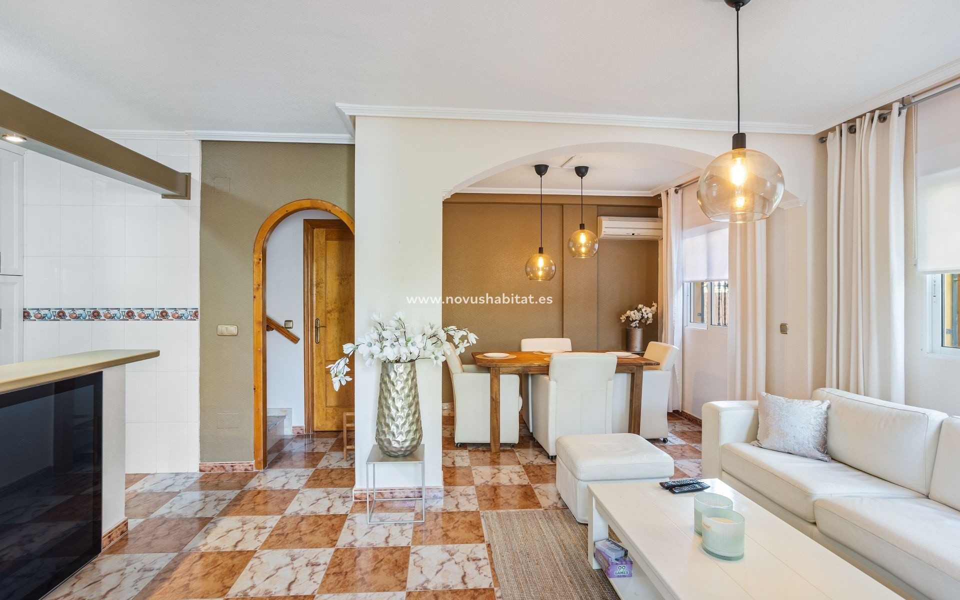 Sprzedaż - Semi-detached house - Lomas de Cabo Roig