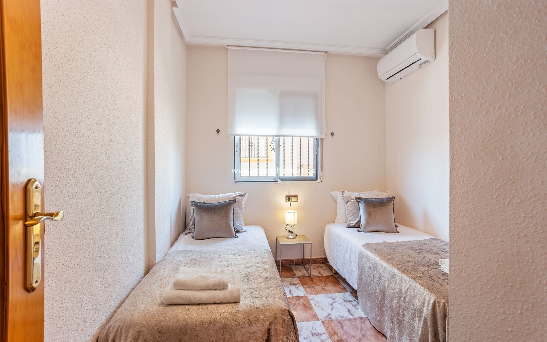 Sprzedaż - Semi-detached house - Lomas de Cabo Roig