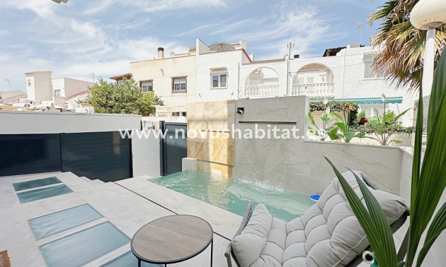 Terraced house / Townhouse - Herverkoop - Torrevieja - Torrevieja - Aguas Nuevas