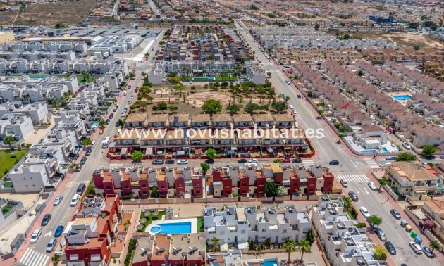 Terraced house / Townhouse - Resale - Torrevieja - Aguas Nuevas