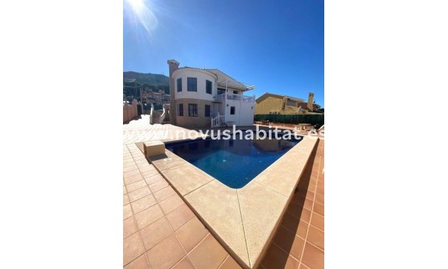 Villa - Wiederverkauf - Albir - 