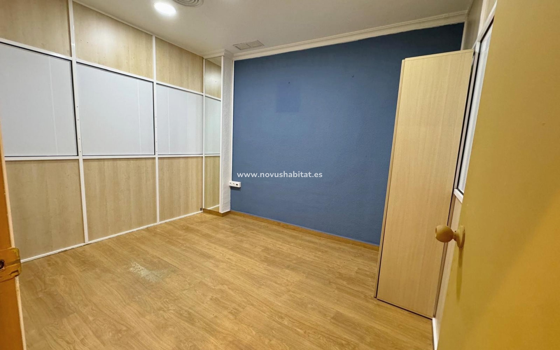 Wiederverkauf - Commercial premises / Commercial unit / Retail space - Guardamar del Segura - Guardamar del Seguras*