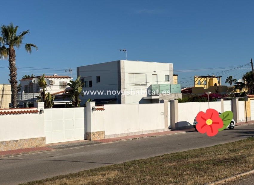 Wiederverkauf - Villa - Torrevieja - La Siesta - El Salado -  Torreta
