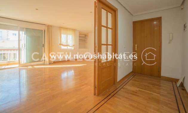 Wohnung - Wiederverkauf - Torrevieja - Centro