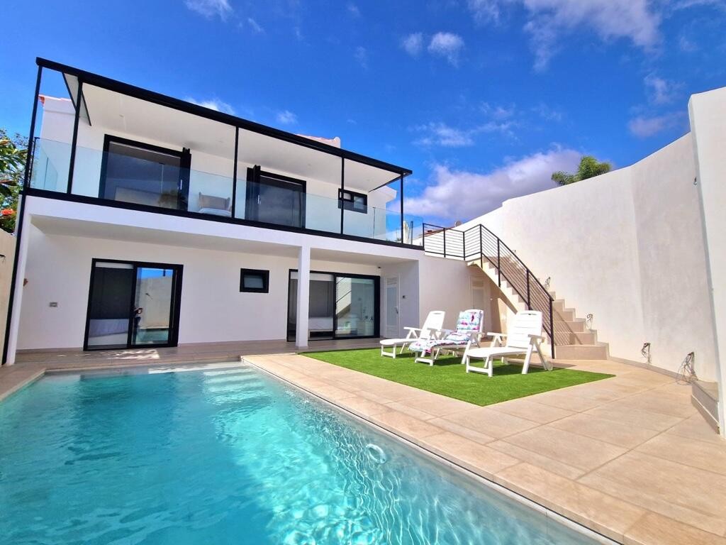 Detached Villa in Chayofa